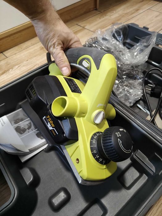 Strug Ryobi EPN7582N 750W