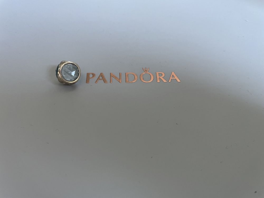 Oryginalny charms Pandora