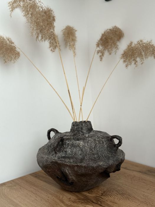 Ваза з папʼє-маше для сухоквітів