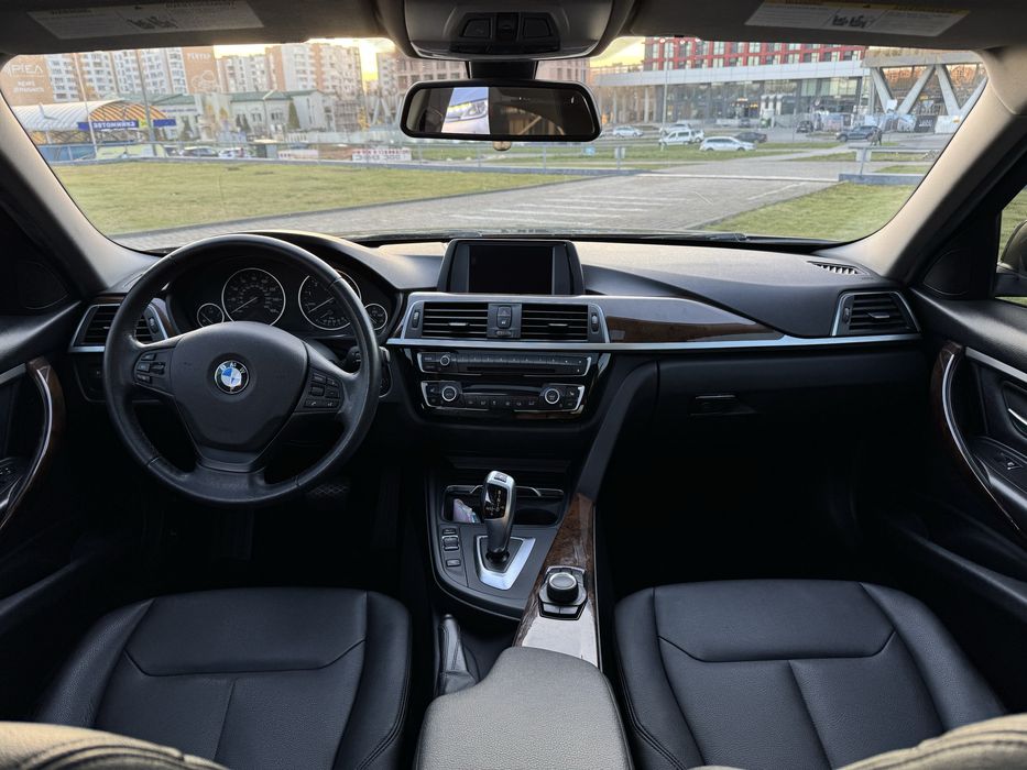 BMW F30 2016р. 11000$ Терміново