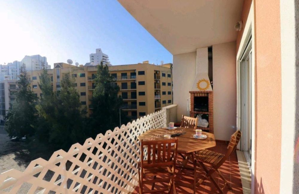 Apartamento T2 para ferias condominio fechado com garagem