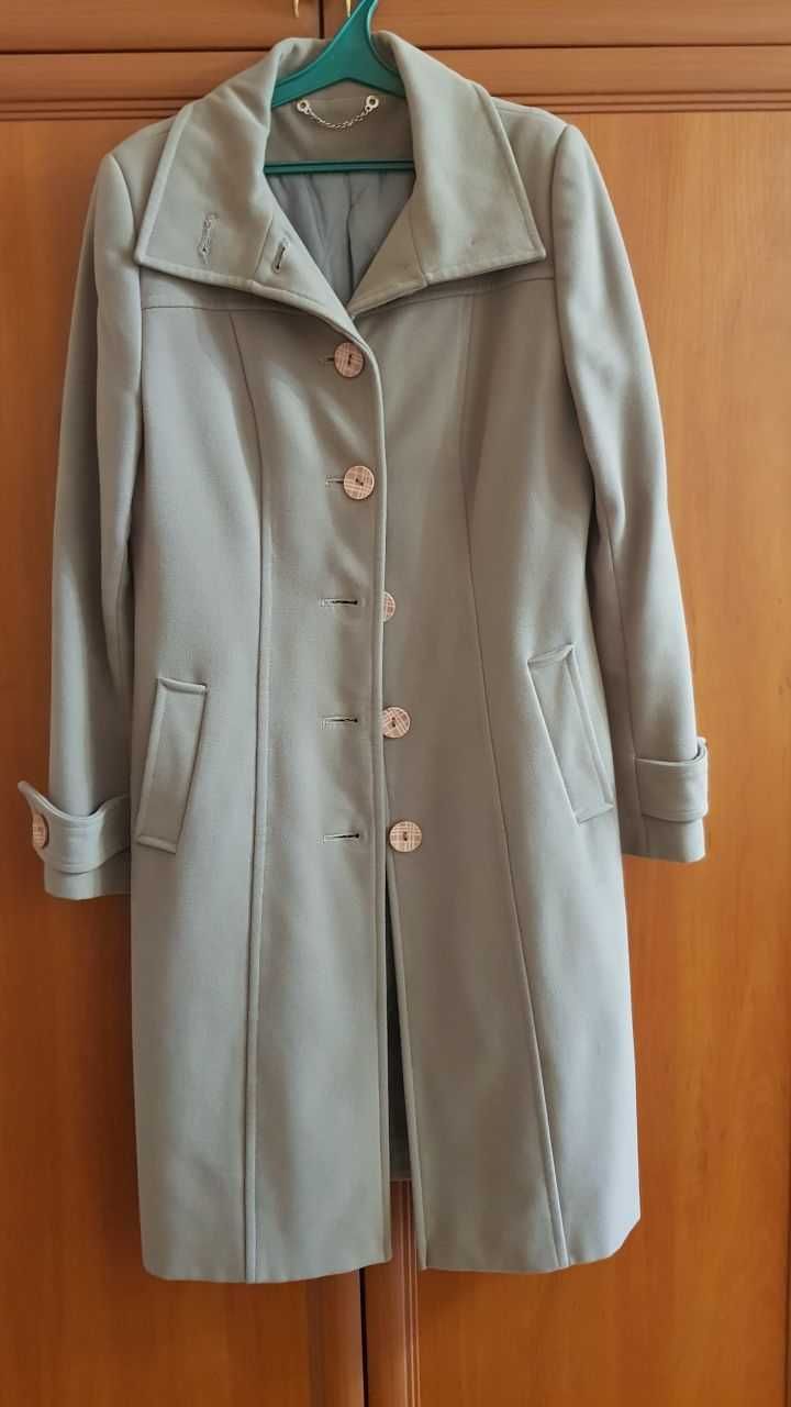 Продам женское пальто "Осень-Весна"