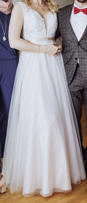 Suknia ślubna z koronki i tiulu, rozmiar 38