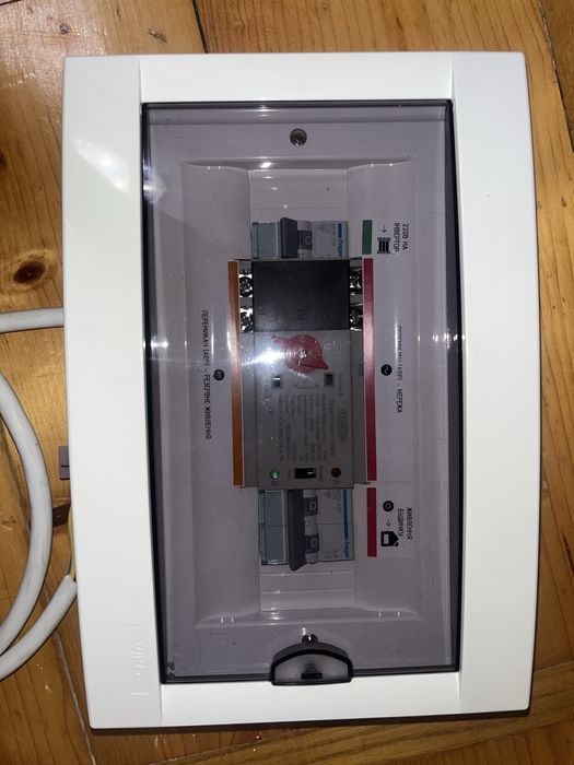 Щит автоматичного вводу резерву (АВР), інвертор, акумулятор, инвертор