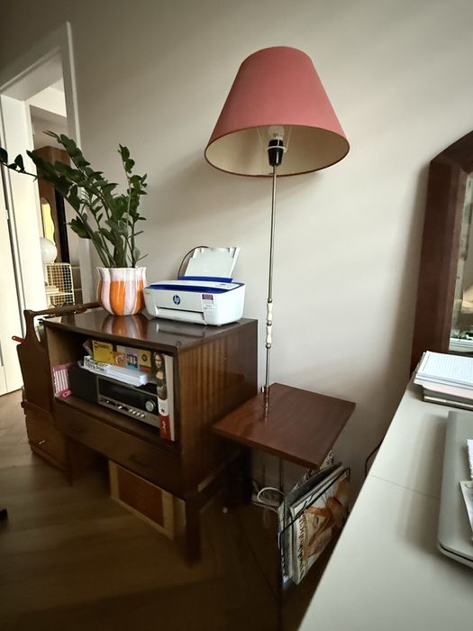 Lampa stojąca z gazetnikiem vintage prl