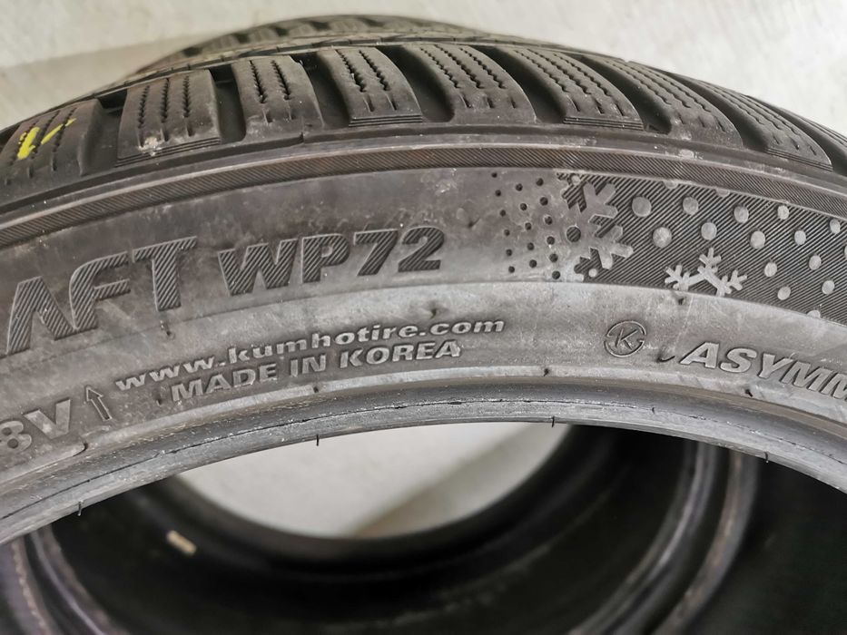 Kumho WinterCraft WP72 245/40r19 98V Rant ochronny 2022r 6mm N1023