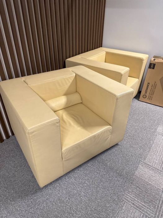 РОЗПРОДАЖ ОФІСУ,стілець, крісла,столи,тумби,комоди,шафи,стелажі,пуфи