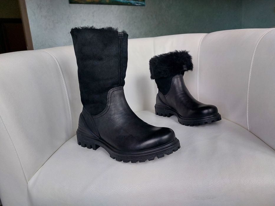 Зимові черевики ecco trad натуральне хутро 36,37,38 рр