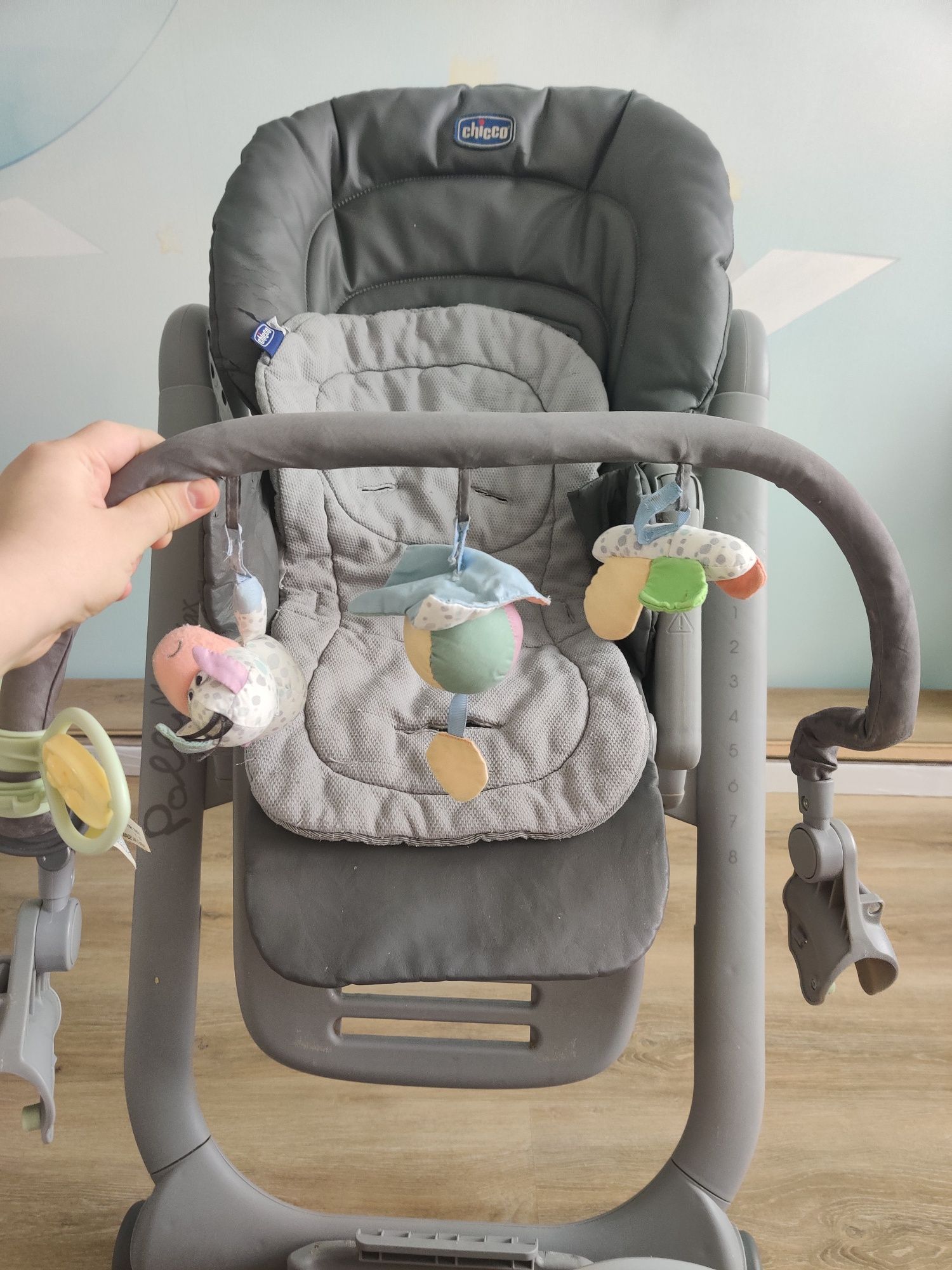 Продам стілець для годування, колиску 2 в 1 Chicco Polly Magic Relax.