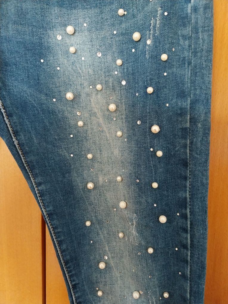 Jeans com perolas tam 38