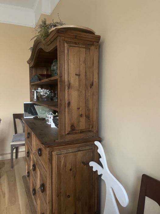 Unikatowy kredens w stylu rustykalnym