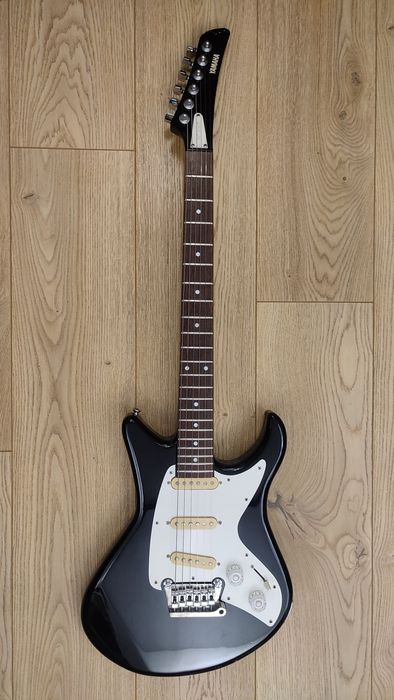 Gitara Yamaha SC-300T