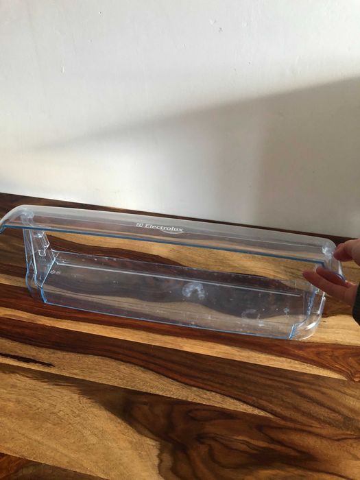 Półka na nabiał z pokrywą drzwiowa do lodówki Electrolux