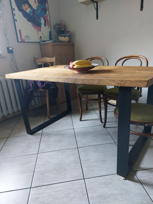 Stół . Dąb. Lite drewno.