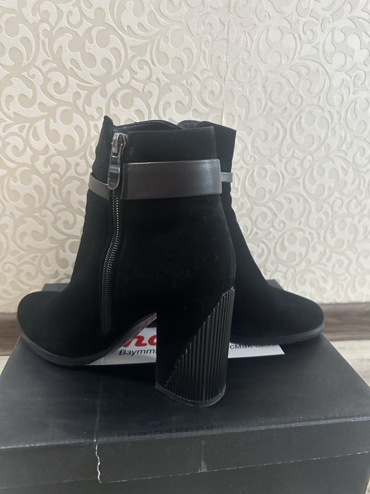 Продам зимові ботинки  Sharman