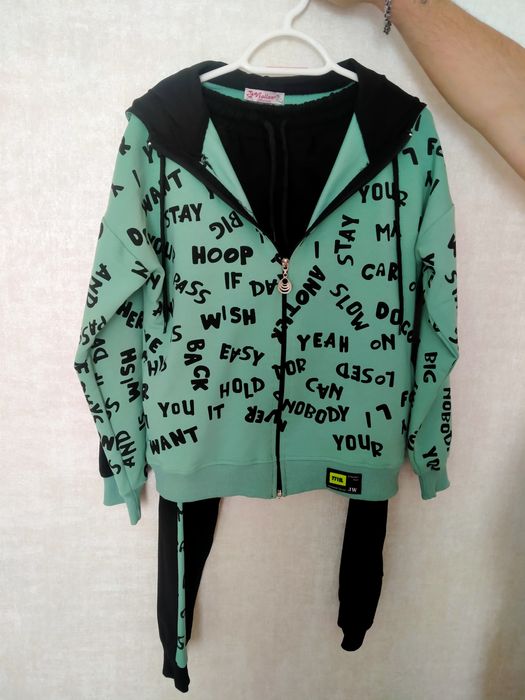 Спортивний костюм для дівчинки 10-12 років