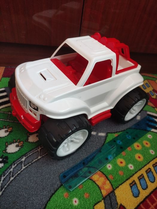 Машинки іграшкові