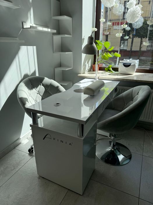 Stanowisko Manicure-Pedicure pełny zestaw