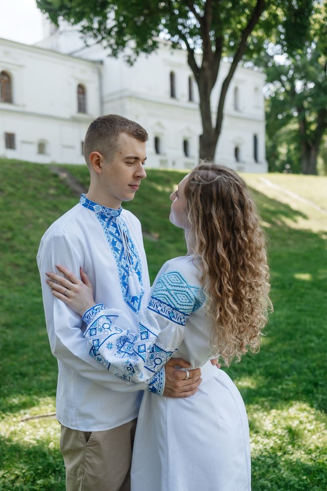 Парні вишиванки із сукнею