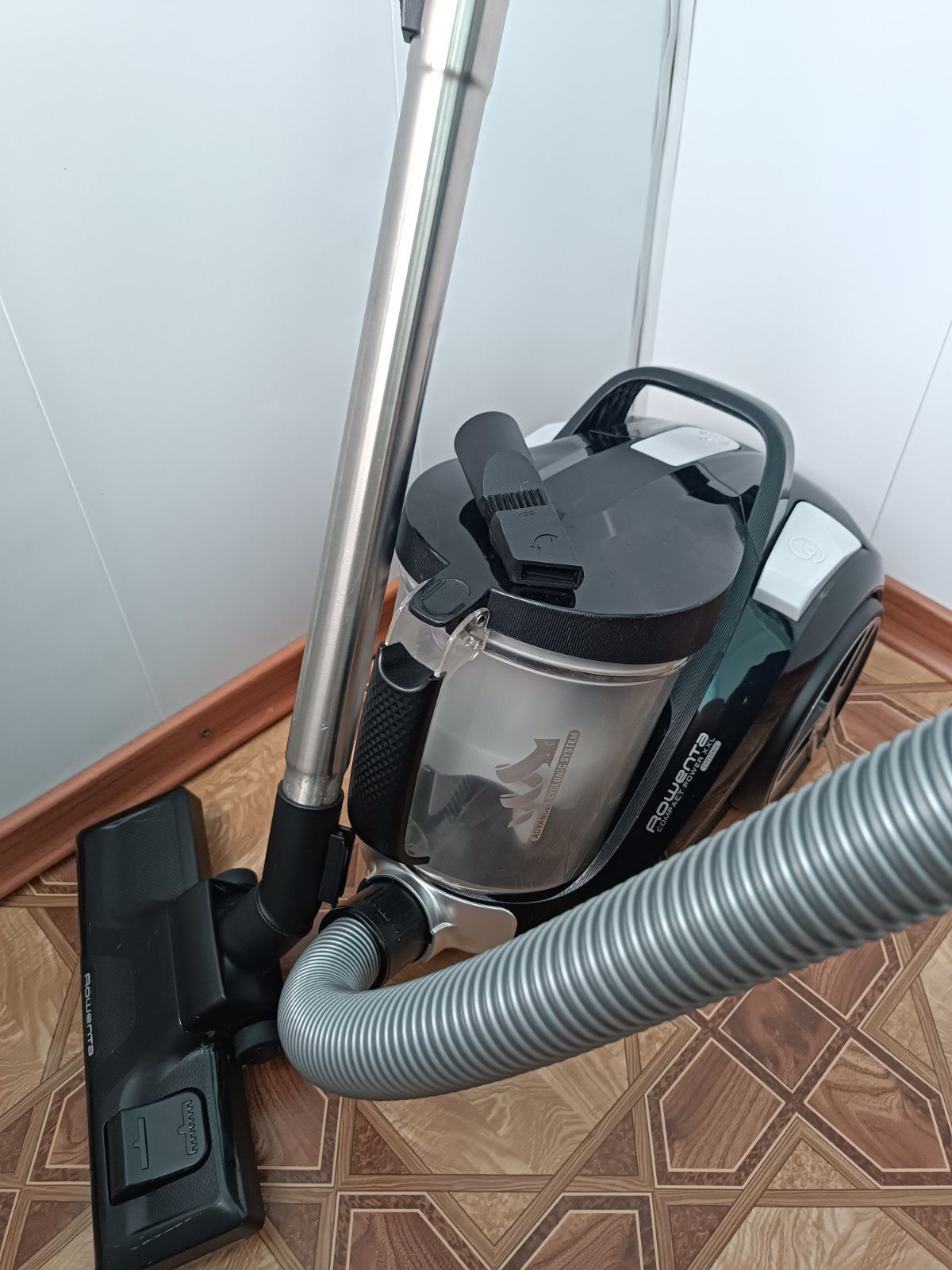 Пылесос  Rowenta compact power XXL