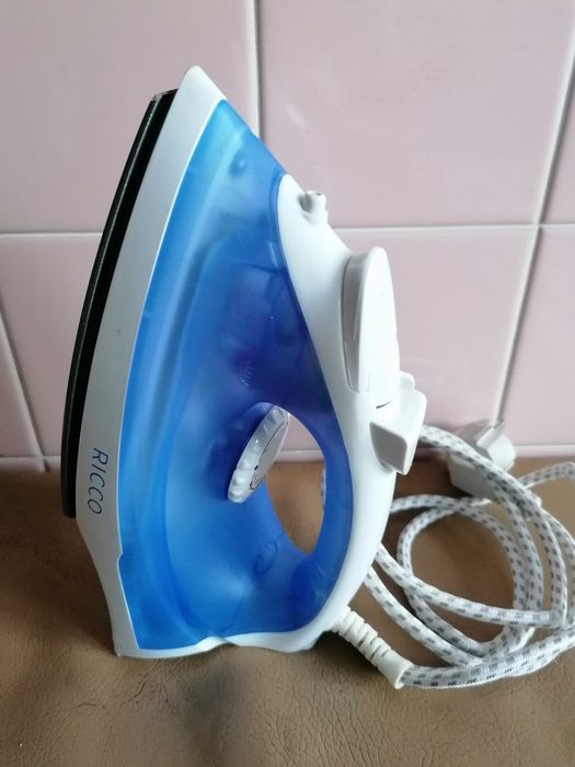 Żelazko elektryczne Ricco  1200 W
