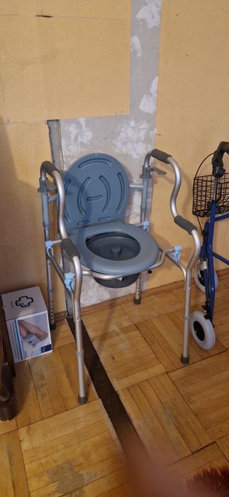 Balkonik z funkcją toalety