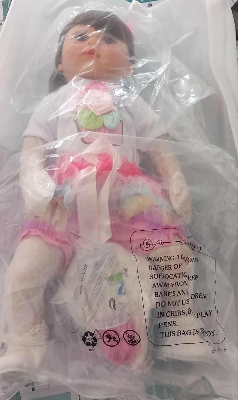 BONECA REALISTA REBORN,SILICONE MACIO,Corpo em tecido.Quarto,Sala.Casa