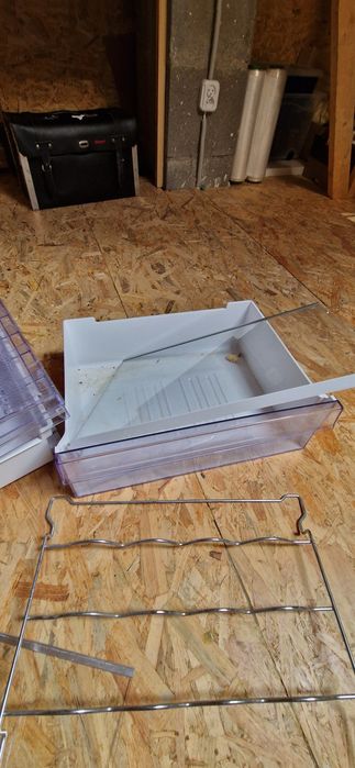 Półki z lodówki Beko