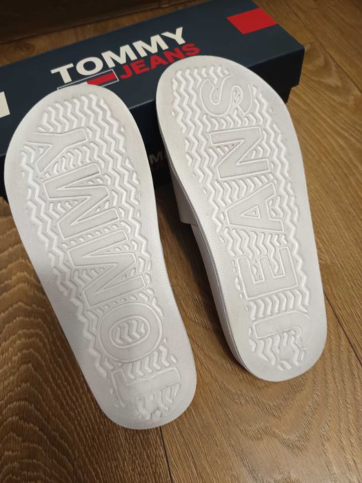 Klapki Tommy Jeans ecru roz 36