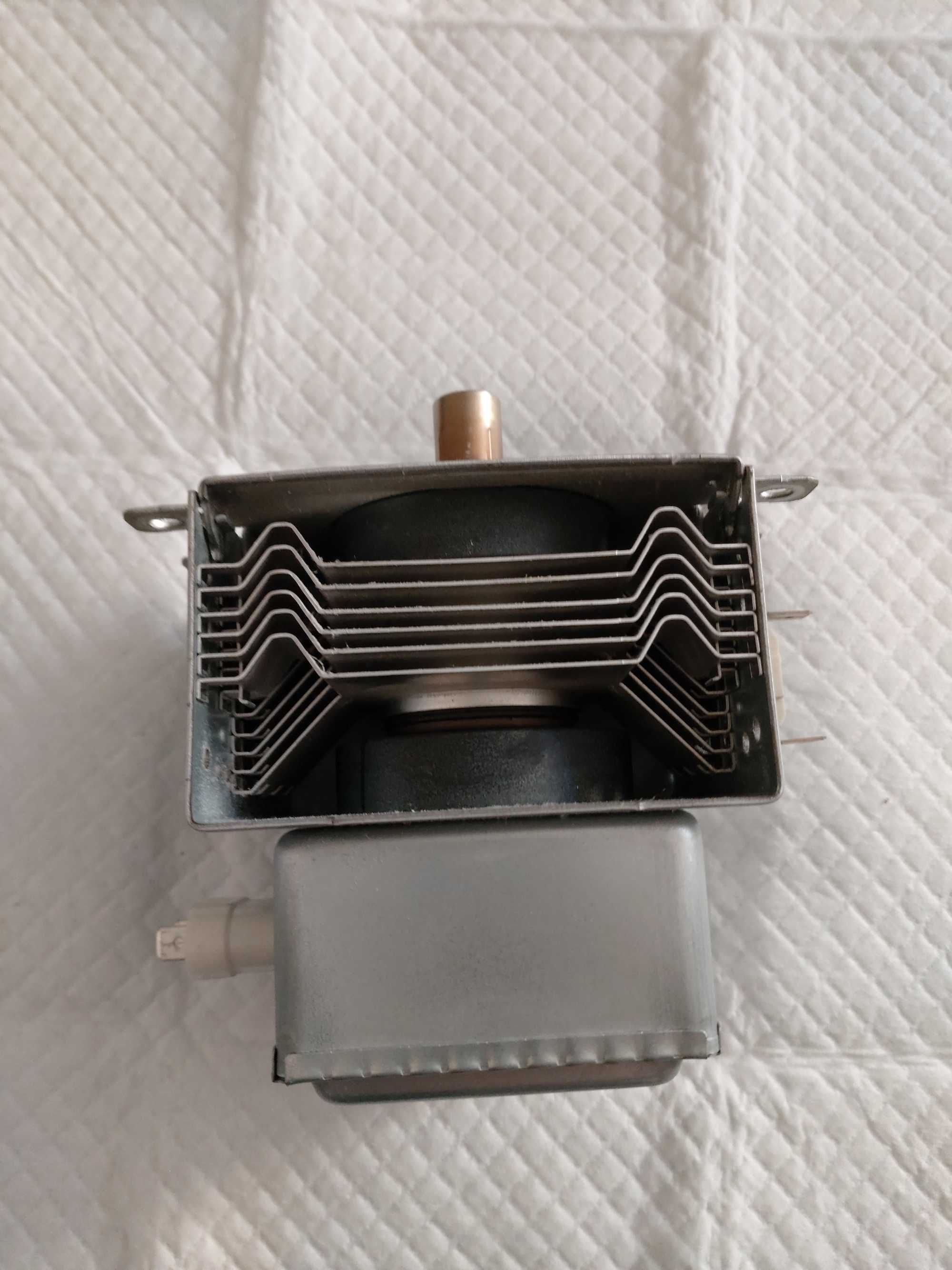 Generator mikrofal, Magnetron, Panasonic 2M244 M23