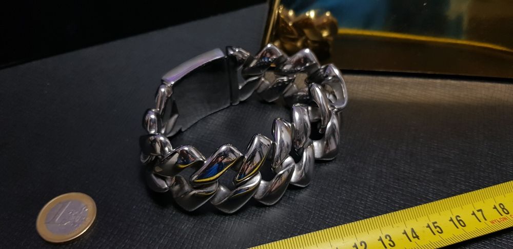 Pulseira larga em Aço