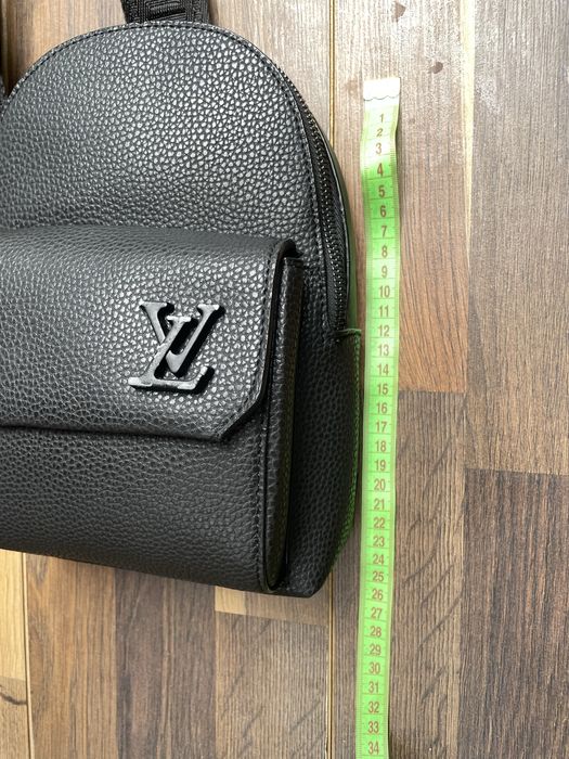 Мужская Сумка-слинг черная Louis Vuitton Pilot