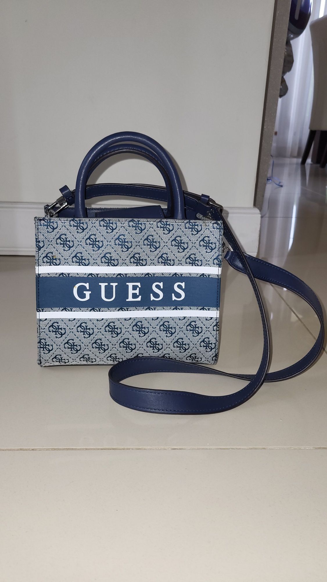 Torebka damska Guess