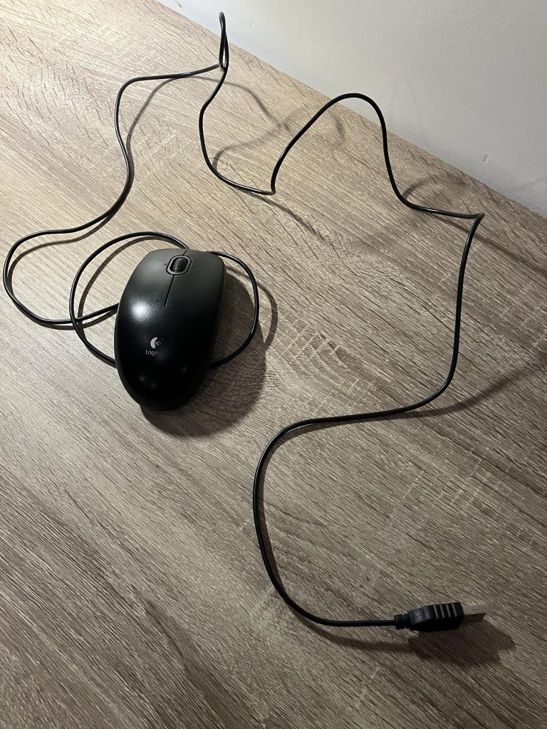 Myszka Logitech czarna