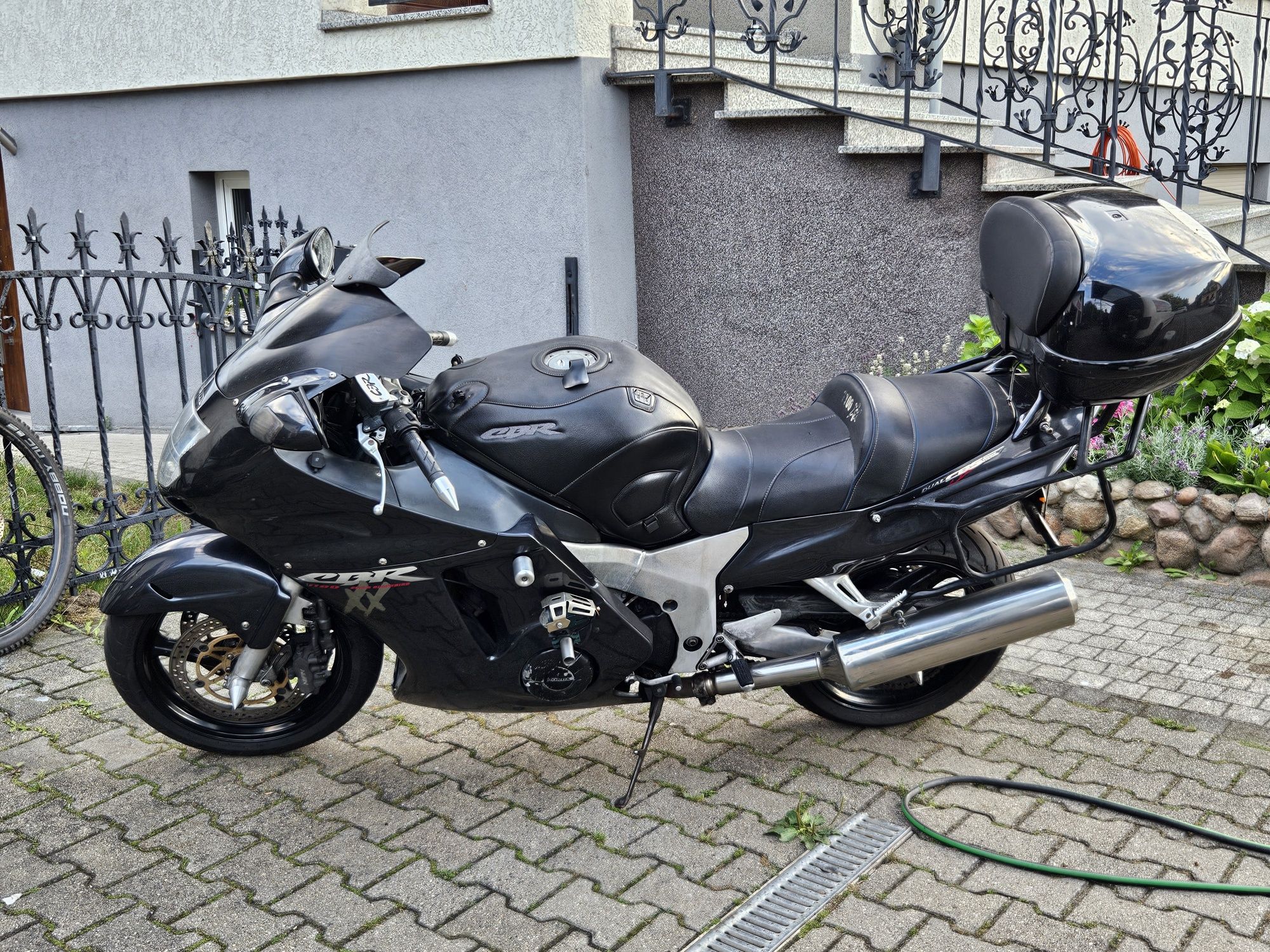Honda cbr 1100xx blackbird