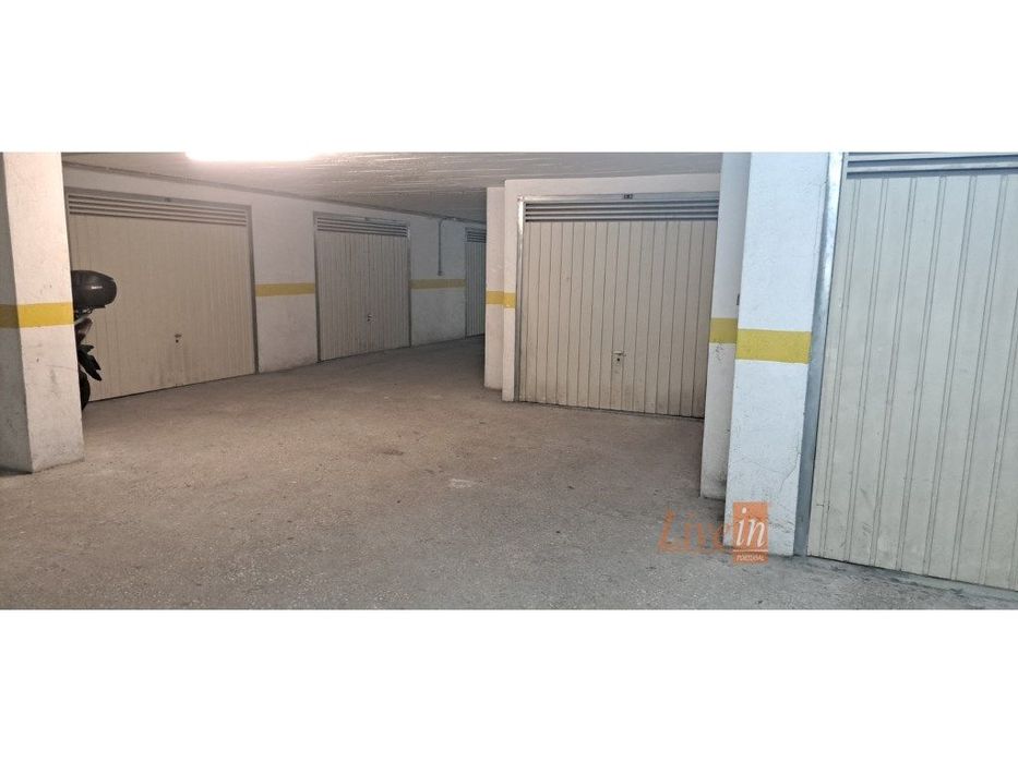 Garagem em Rio de Mouro