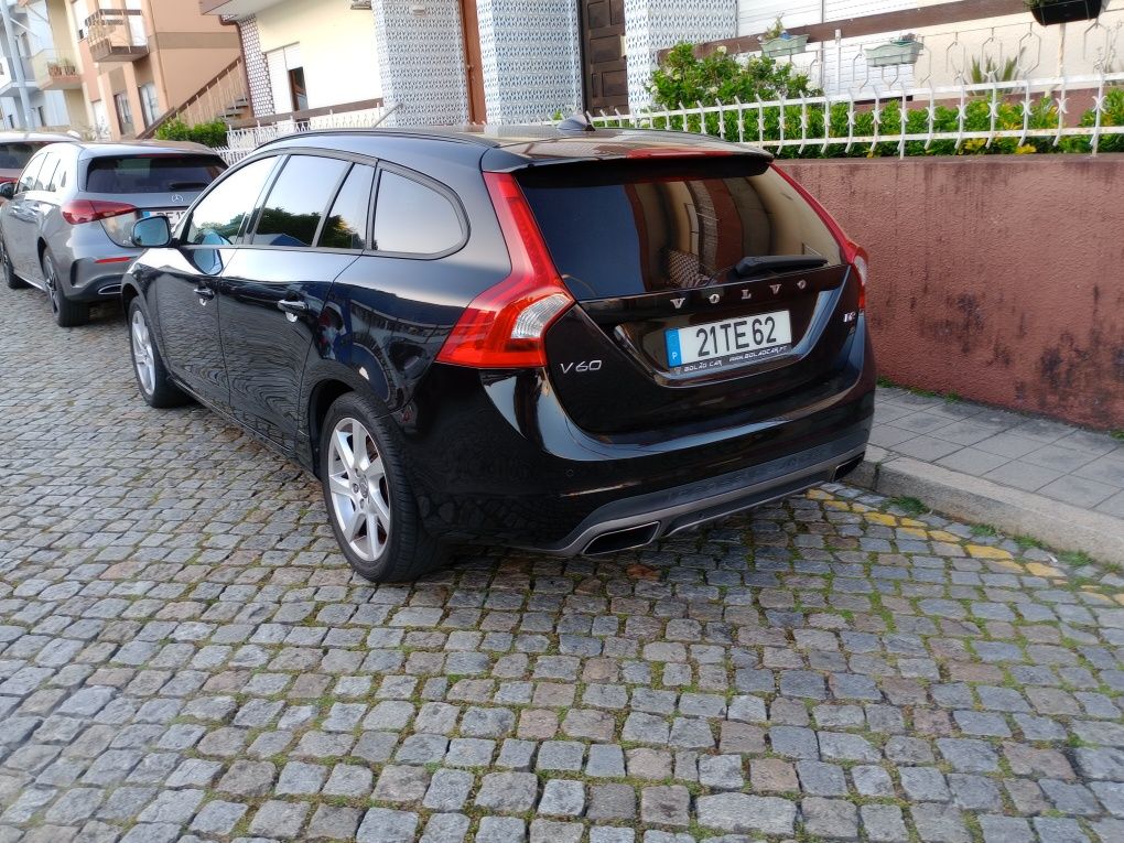 Volvo V60 Momentum D2 1.6