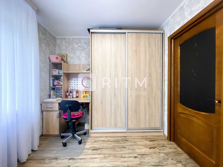 4-к. кв.з ремонтом у цегляному будинку на проспекті Соборності, 25Б