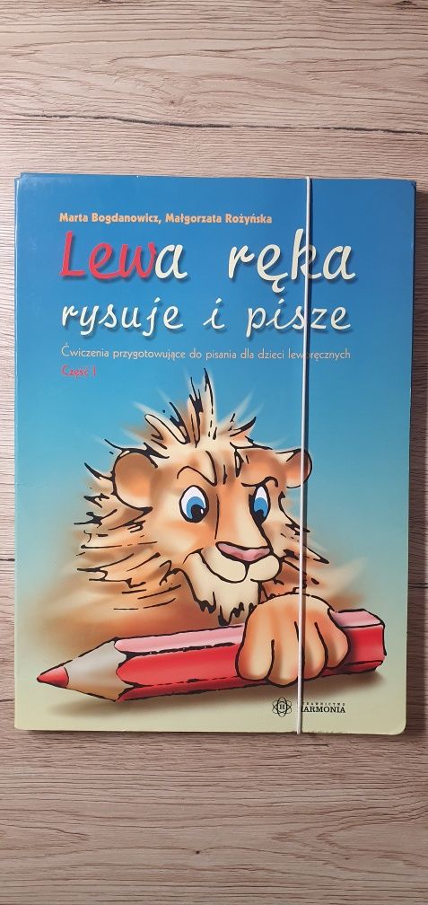 Lewa ręka rysuje i pisze Marta Bogdanowicz cz.1