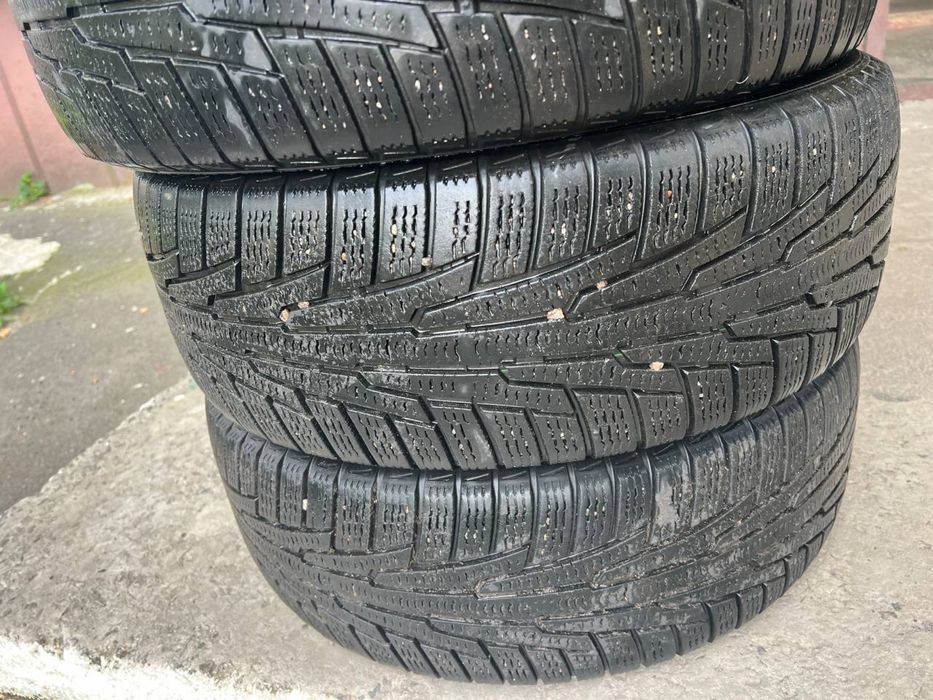 Nokian 205 60 16