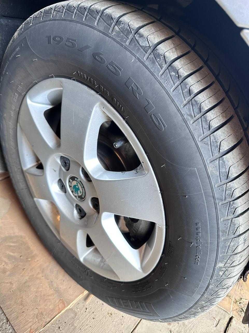 Продаю свое авто Skoda Octavia 2009