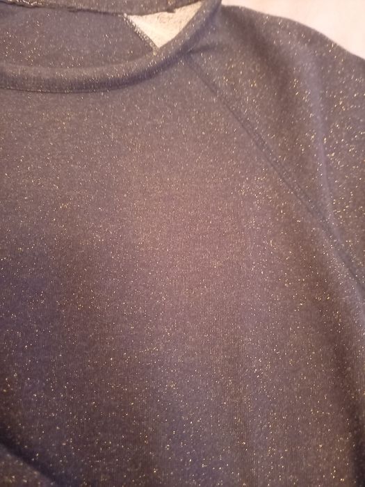 Bluza ze złotą nitką i zamkami