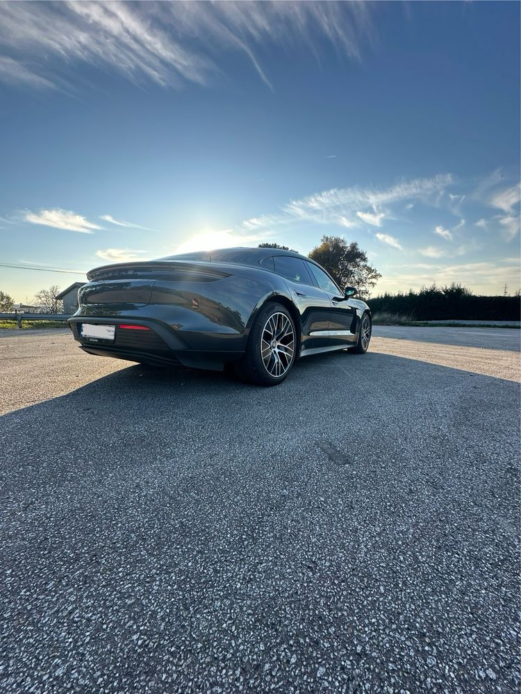Porsche Taycan/Iva dedutível