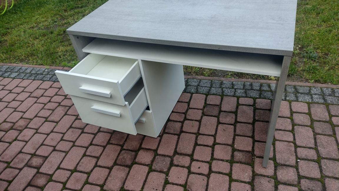 Biurko dla dziecka w super stanie