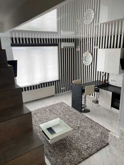 Уникальная 2-этажная квартира с ТЕРРАСОЙ на крыше. Посуточно, почасово