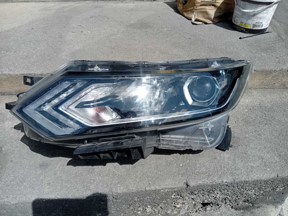Otica esquerda Nissan qashqai