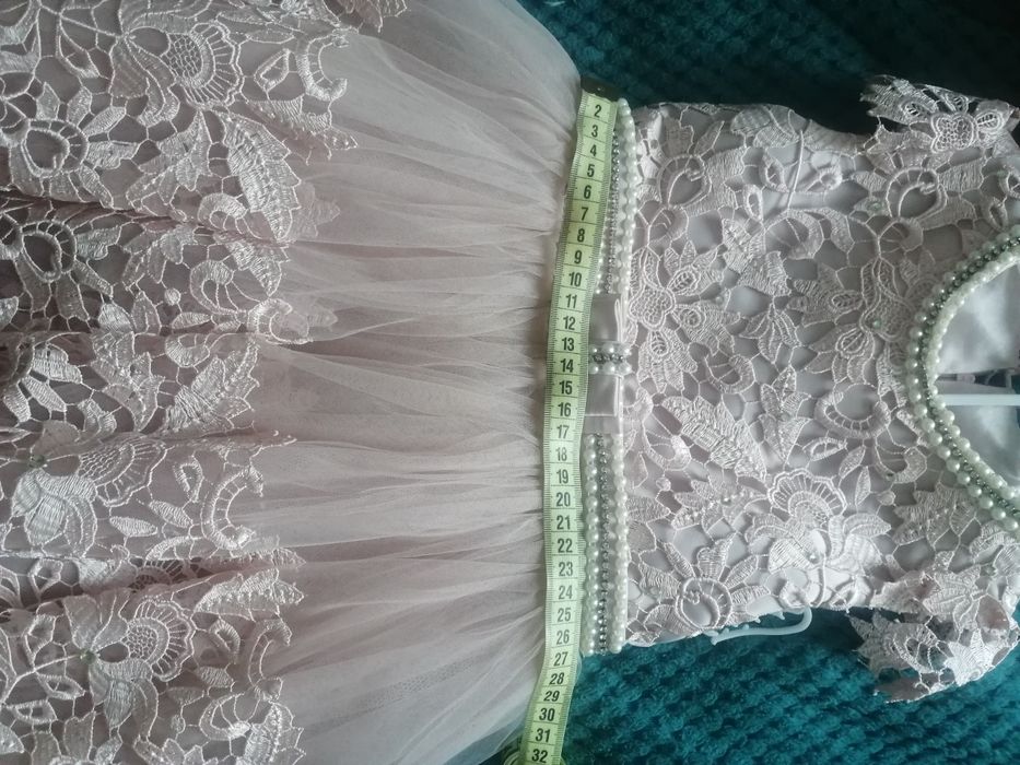 Пишна сукня дуже красива на дівчинку