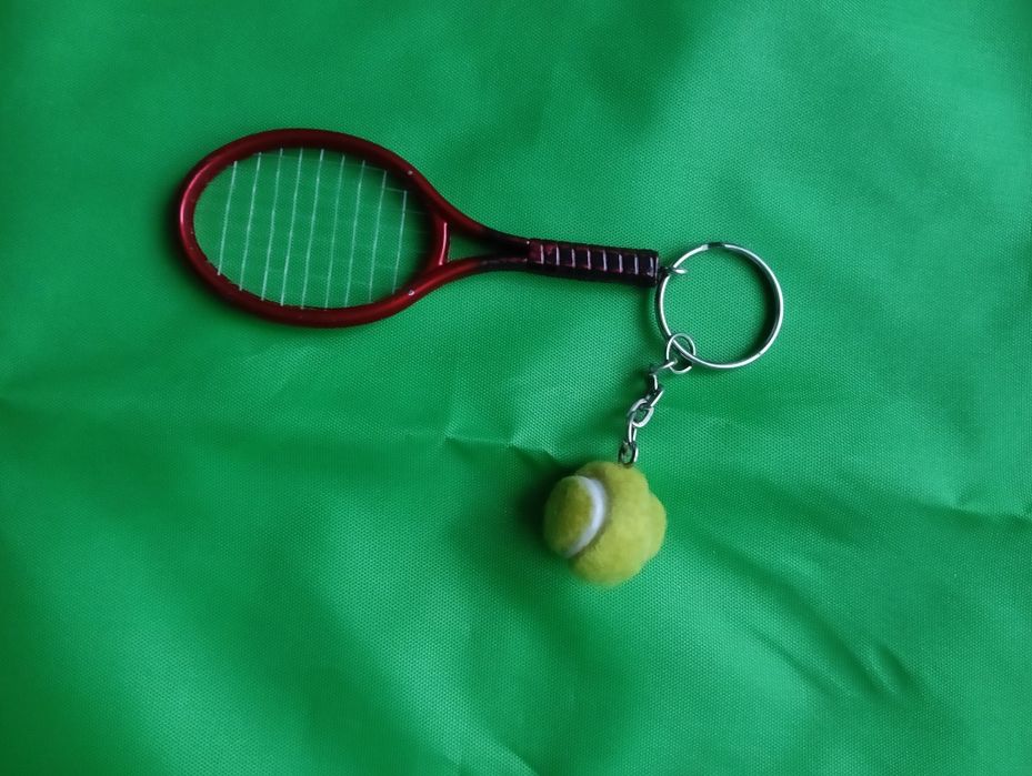 Breloczek rakieta i piłka do tenisa ziemnego