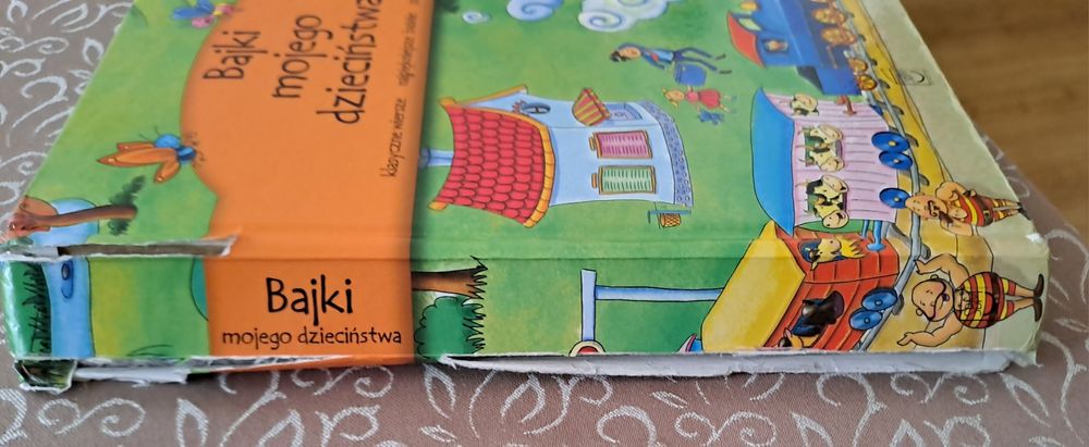 Książki o gangach słodziaków, fajniaków, bystrzaków i swojaków