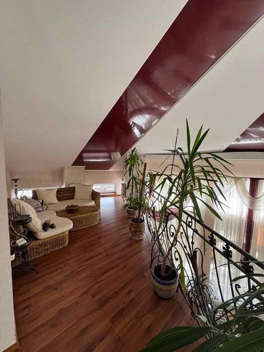 Розкішний будинок в Золотому Трикутнику (189-473)